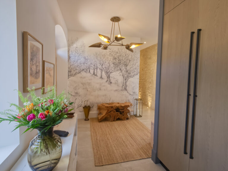 P1022823fleurs entrée pays