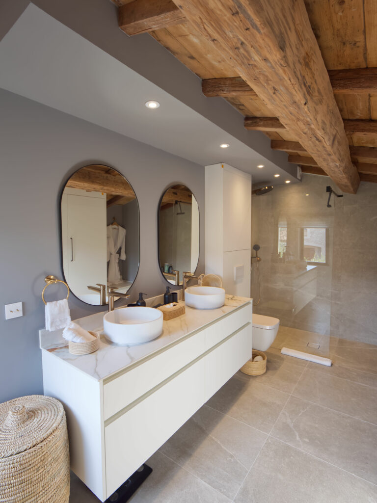 P1022896salle de b ch jaune